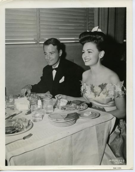 Donna Reed and Lew Ayres