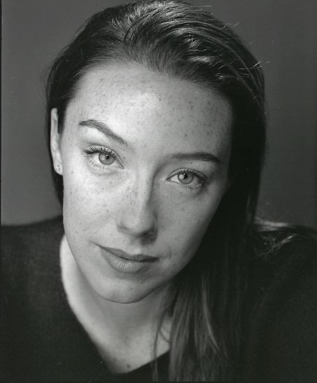 Molly Parker - Photos Hot