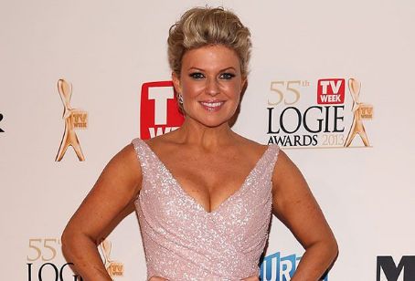emily symons sexy Naked women on beach vidoe