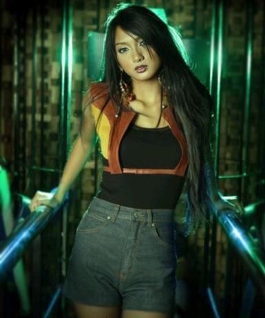 Cantiknya Iya VillaniaModel dan Aktris dari Filipina