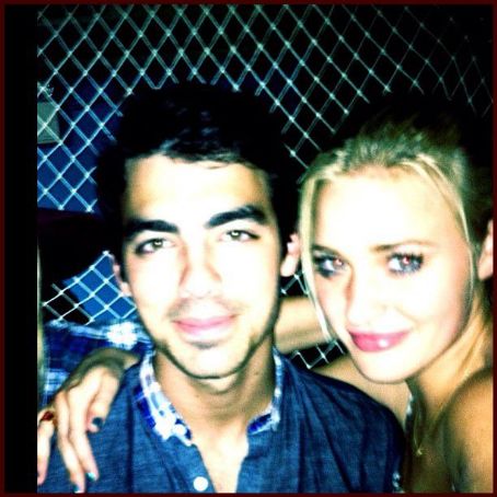 Amanda Joy AJ Michalka and Joe Jonas