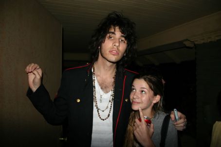 Nick Simmons with some loser 