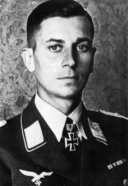 Karl-Heinz Becker (pilot)