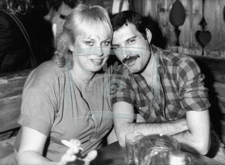  Freddie Mercury and Barbara Valentin 