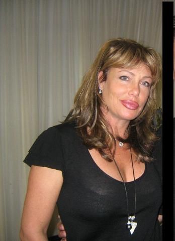 Kelly LeBrock Previous PictureNext Picture 