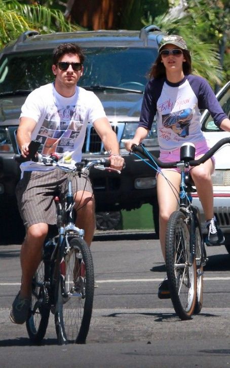 Victoria Justice and Ryan Rottman Victoria Justice was spotted going on a