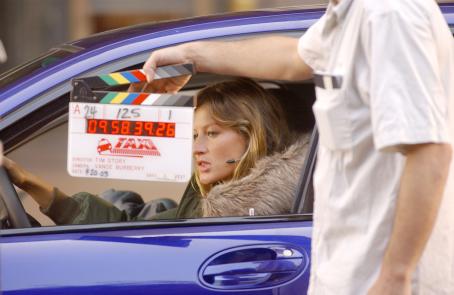 Gisele B ndchen On The Set Of The Movie Taxi 20 September 2003