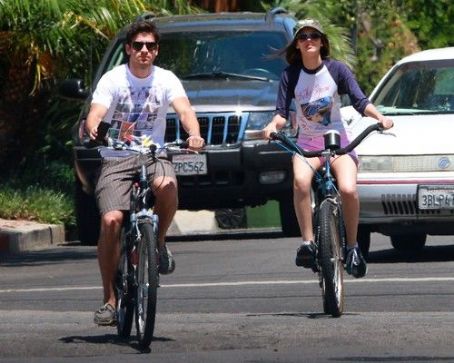 Victoria Justice and Ryan Rottman Victoria Justice was spotted going on a 