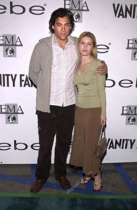 Elisha Cuthbert and Andrew Keegan