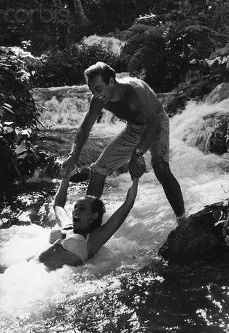 Ursula Andress and Sean Connery - Sean Connery and Ursula Andress
