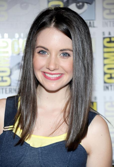 Alison Brie'Community' Red Carpet During ComicCon 2010 At The San