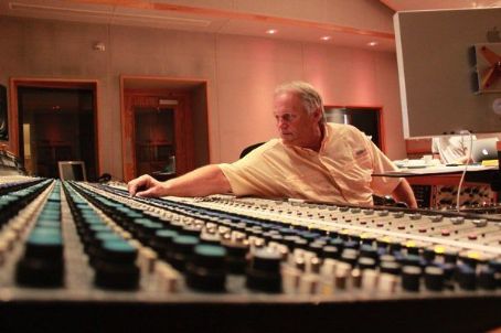 Roger Nichols (recording engineer)