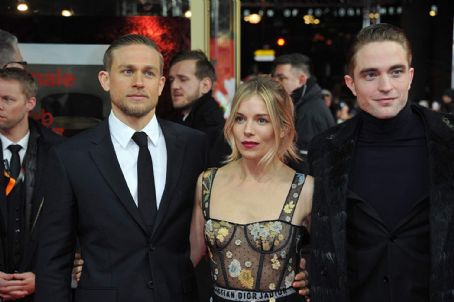Who is Charlie Hunnam dating? Charlie Hunnam girlfriend, wife