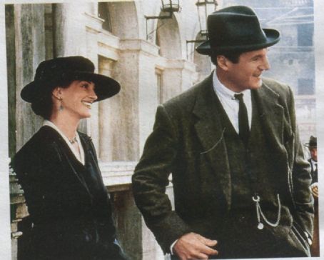 Julia Roberts and Liam Neeson