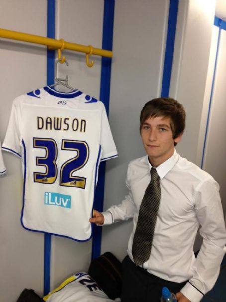 Chris Dawson (footballer born 1994)