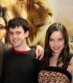 Anna Popplewell Hairstyle on Fashion And Style   Anna Popplewell Dress  Clothes  Hairstyle