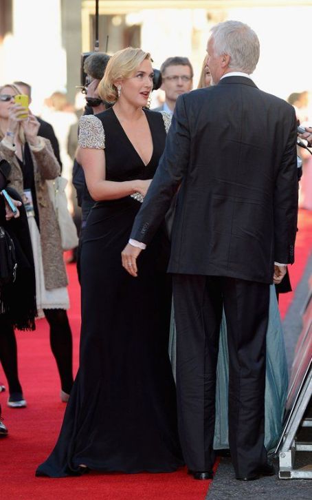 Kate Winslet Premieres "Titanic 3D" in London
