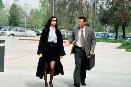 Linda Fiorentino and Peter Berg in The Last Seduction 1994 
