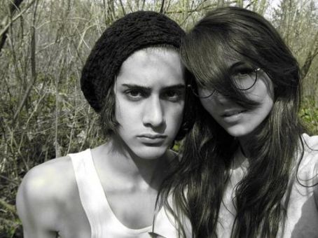 Victoria Justice and Avan Jogia Back Photo Credit Photo Agency