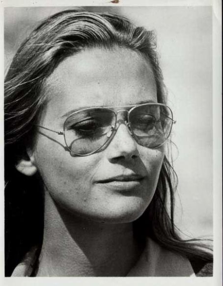 Peggy Lipton - Photos Hot