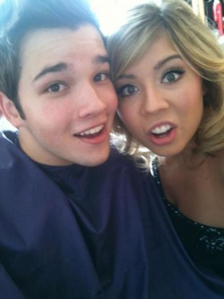 Rumored couple Nathan Kress and Jennette McCurdy hosted the Australian's