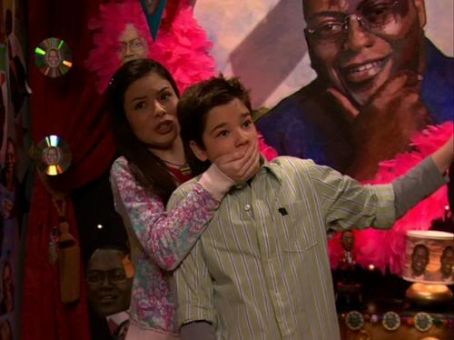 Miranda Cosgrove and Nathan Kress Previous PictureNext Picture 