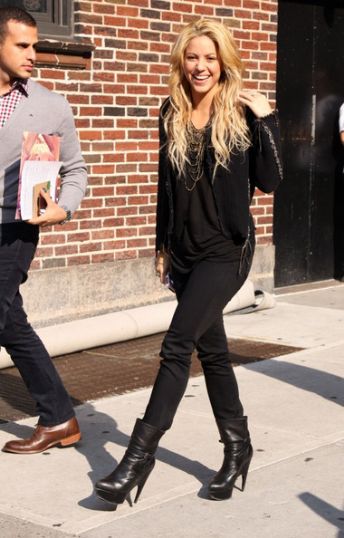 Shakira Clothes Style