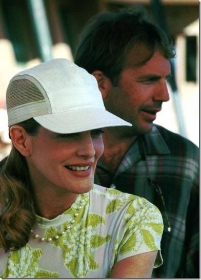 Kevin Costner and Rene Russo
