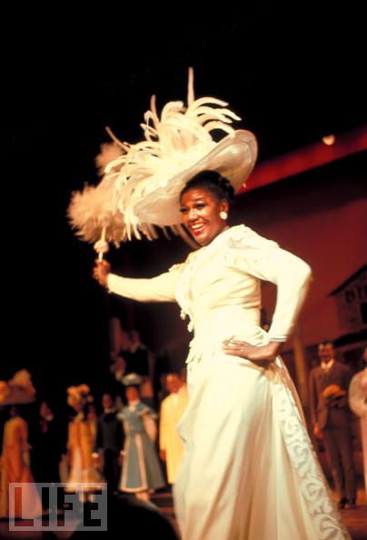 Pearl Bailey - PEARL BAILEY IN THE 1968 CAST OF HELLO DOLLY