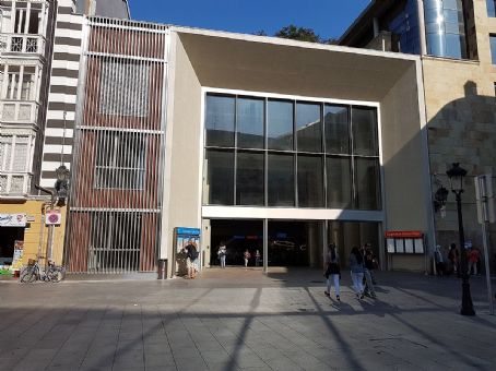 Zazpikaleak/Casco Viejo station