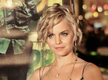 Mena Suvari - Domino