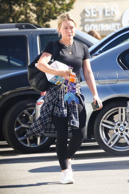 Hilary Duff – Seen at her local CVS in Studio City