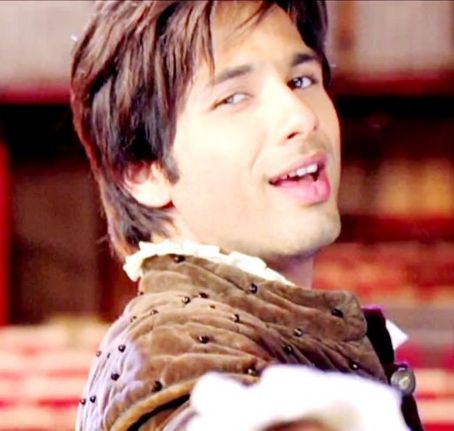 Shahid Kapoor Latest Teri Meri Kahaani 2012 Movie Looks Famousfix Com Post