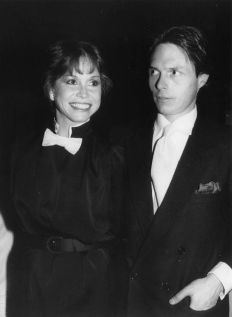 Michael Lindsay-Hogg and Mary Tyler Moore - Dating, Gossip, News, Photos