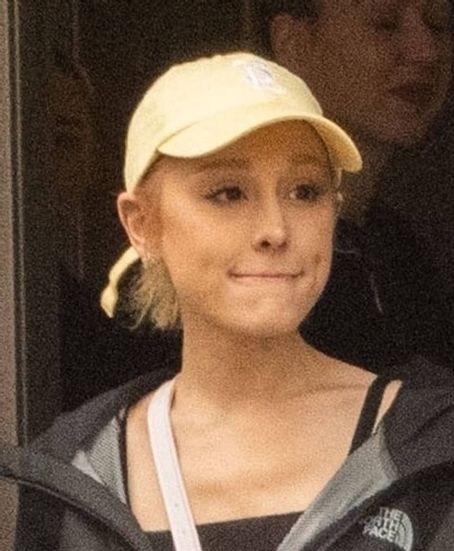 Ariana Grande – Spotted enjoying sounds of London’s bustling Bond Street