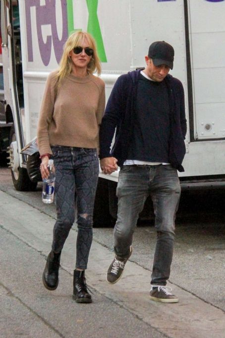 Kimberly Stewart and Jesse Shapira – Out in Beverly Hills - FamousFix