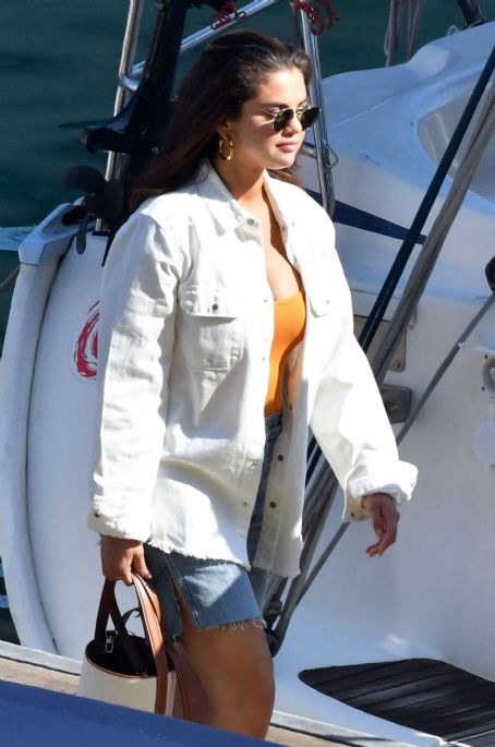 Selena Gomez on holiday on the Amalfi Coast