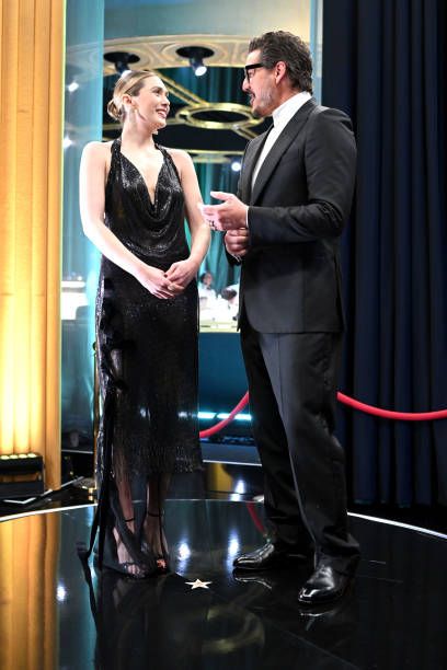 Elizabeth Olsen and Pedro Pascal - The 95th Annual Academy Awards (2023)