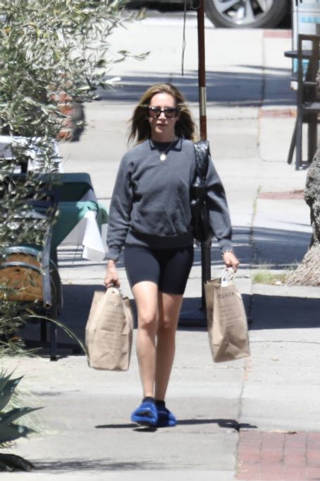 Ashley Tisdale – Seen after hitting Erewhon Market in Pacific Palisades