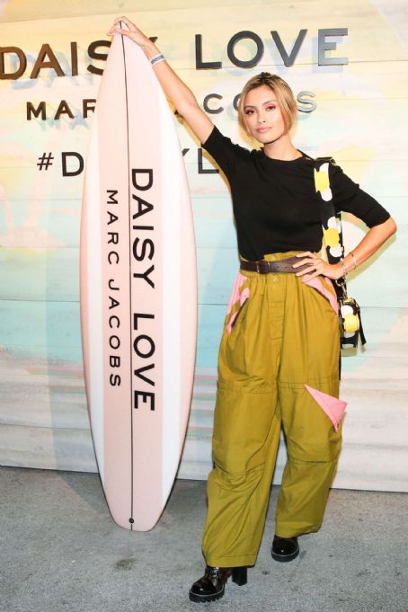 Sarah Ellen – Daisy Love Fragrance Launch in Santa Monica - FamousFix