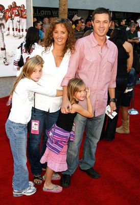 Eric Close and Keri Close and family
