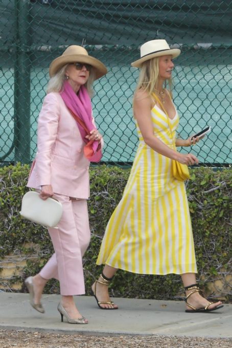 Gwyneth Paltrow – With Kate Hudson Attend graduation in Santa Monica