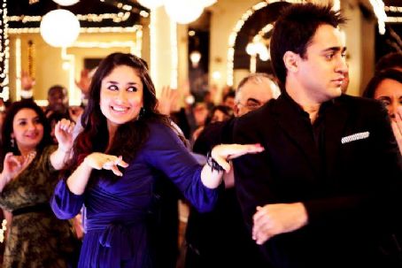 Imran Khan And Kareena Kapoor In EMAET Movie Stills 2012 Picture ...