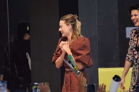 Margot Robbie – Cinemark Panel at CCXP 2019 in Sao Paulo | Margot