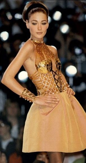 Carla Bruni Catwalk 1990 S Famousfix Com Post