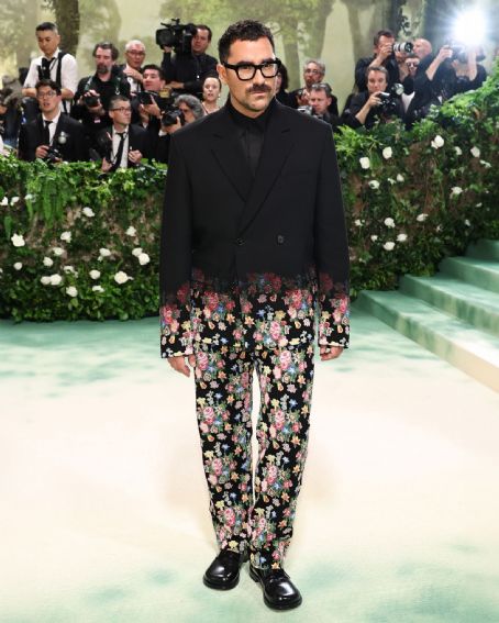 Dan Levy wears Loewe - 2024 Met Gala - FamousFix