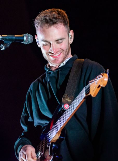 Who is Tom Misch dating? Tom Misch girlfriend, wife