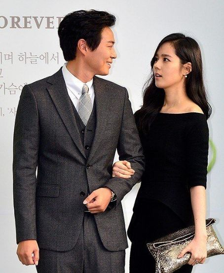 Jeong-hun Yeon and Ga-in Han - Dating, Gossip, News, Photos