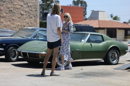 Elsa Hosk – Seen with her family in Los Angeles