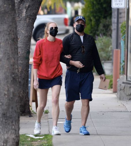 Anna Osceola – Spotted at McCall’s Meat and Fish Company in Los Angeles